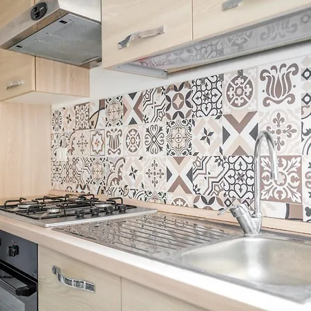 Apartamento Al Numero 6, Trilocale Luminoso E Accogliente A Pochi Passi Dal Mare Alassio