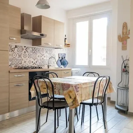 Apartment Al Numero 6, Trilocale Luminoso E Accogliente A Pochi Passi Dal Mare Alassio
