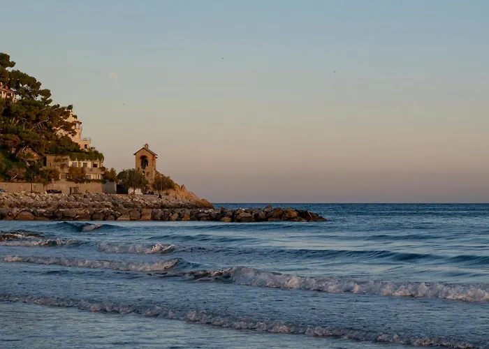 Al Numero 6, Trilocale Luminoso E Accogliente A Pochi Passi Dal Mare * Alassio